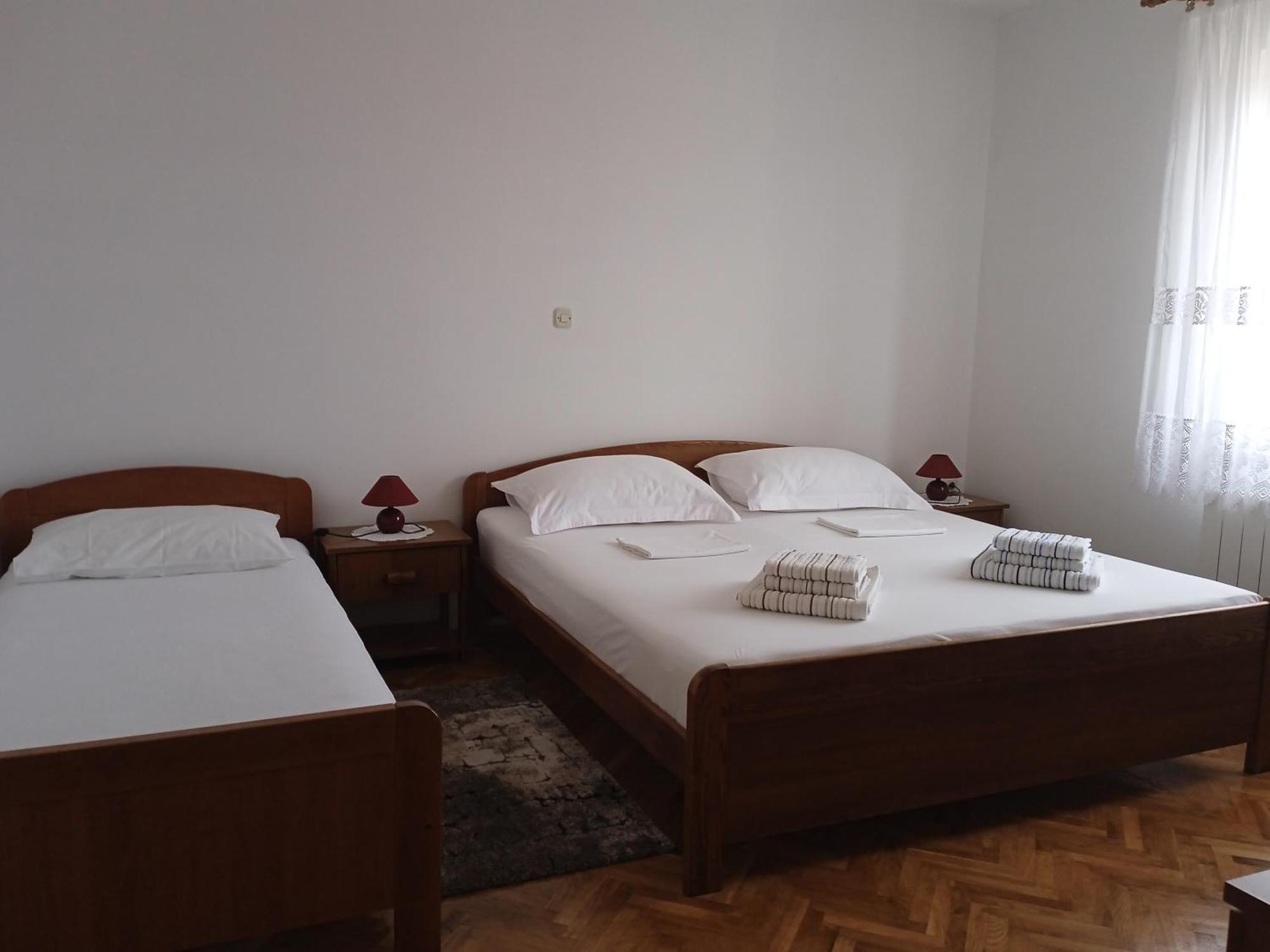 Apartmani Vesna Lun  Exterior photo